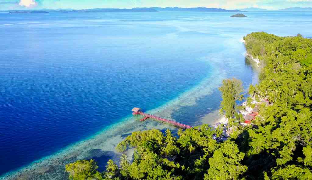 resort_view_from_behind_vivid_1024_web